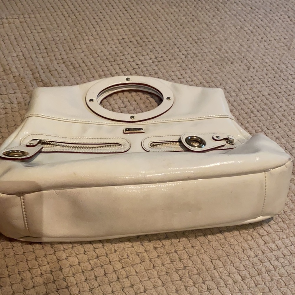 Handbag - Picture 3 of 5